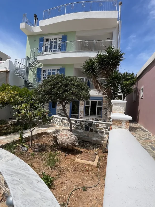 Amalia House, Area esterna 3